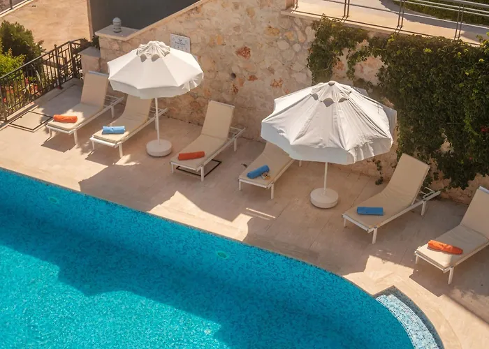 Sunset With Pool In * Καλκάν