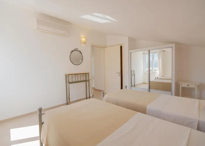 Sunset With Pool In Καλκάν